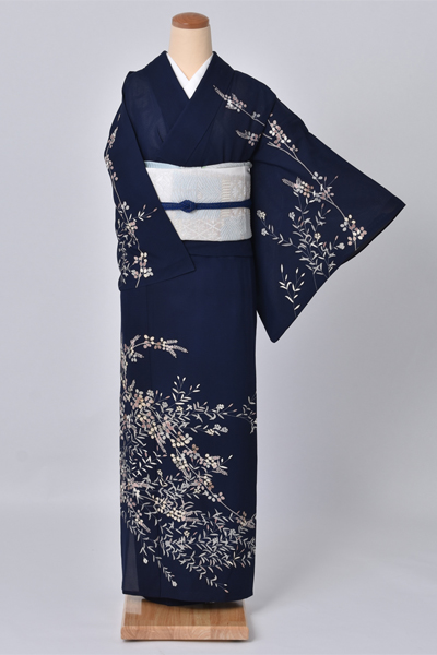 夏物訪問着〔紺地に咲き乱れる萩〕