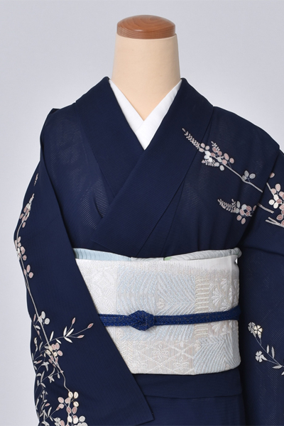 夏物訪問着〔紺地に咲き乱れる萩〕