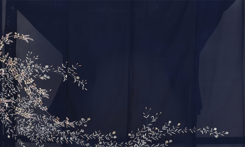 夏物訪問着〔紺地に咲き乱れる萩〕