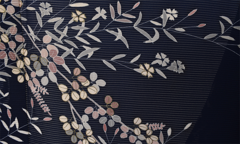 夏物訪問着〔紺地に咲き乱れる萩〕