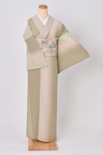 夏物訪問着〔しぼ織の萌黄色の立て染め分け〕