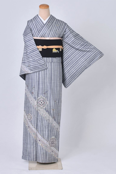 紬【スワトーが効いた大島訪問着】