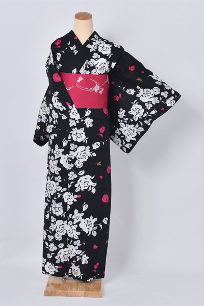 浴衣（黒×白いバラ）