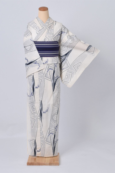 浴衣(白地に染め絞り)