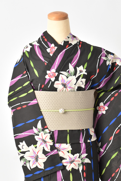 浴衣【ブラック×ユリ】）5Lサイズ